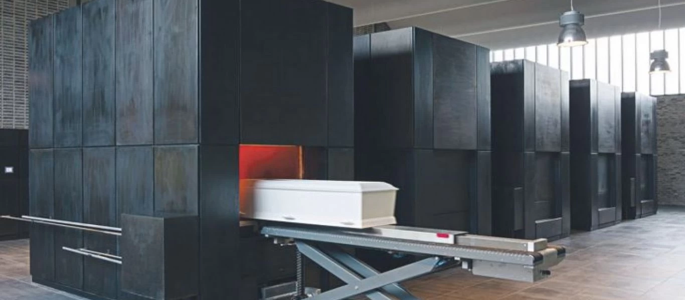 Τον πήγαν νεκρό στην τράπεζα για να πάρει… χρήματα για την αποτέφρωσή του